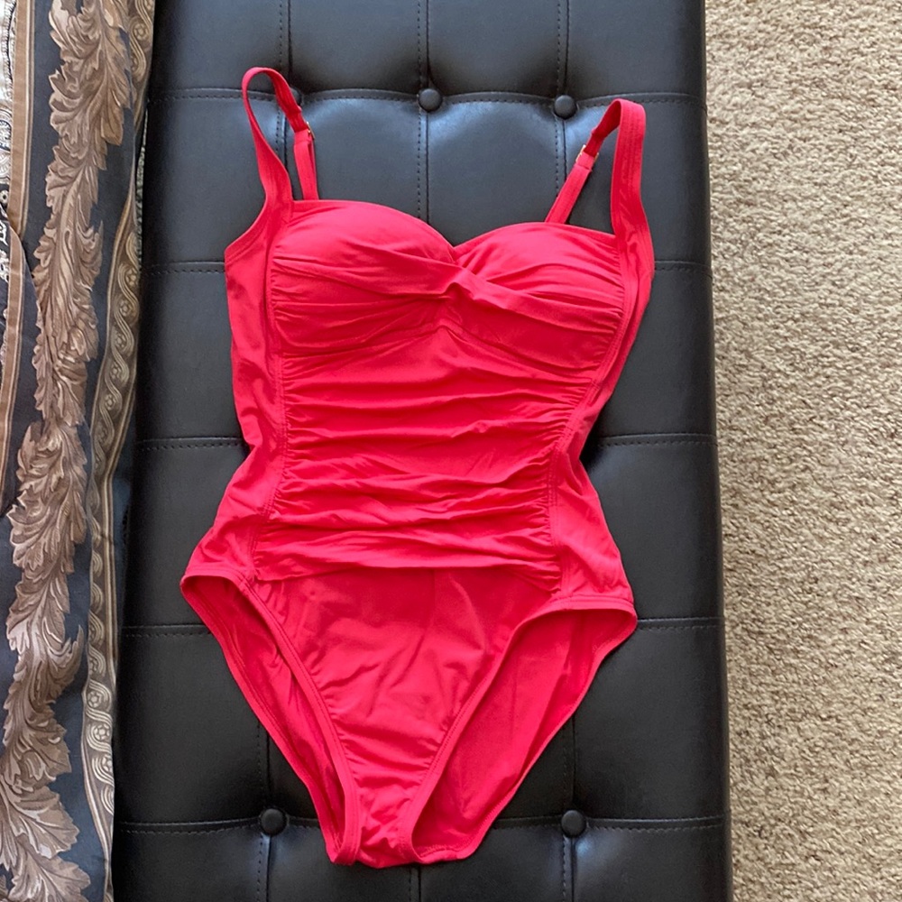 La Blanca Coral Ruched Twist Front One Piece Swimsuit - Picture 3 of 11